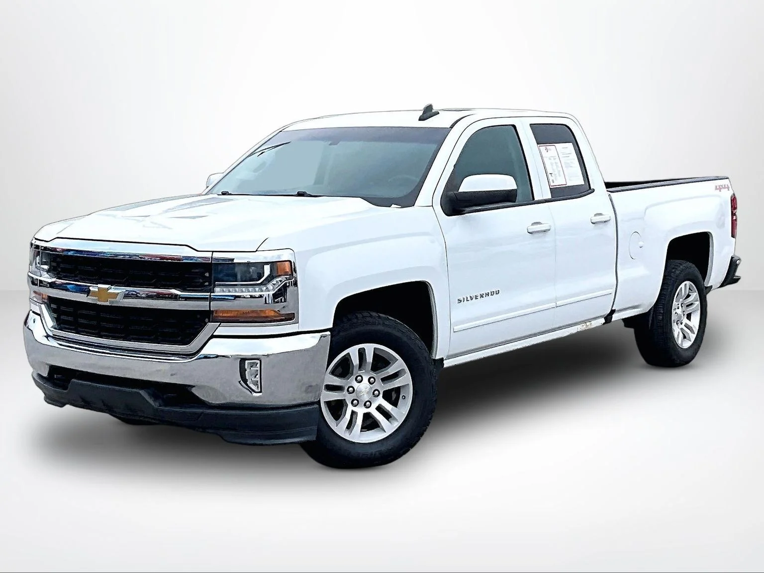 Used 2016 White Chevrolet LT image 2