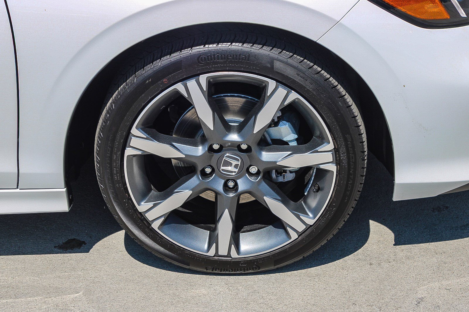 New 2026 Platinum White Pearl Honda Sport Touring image 10