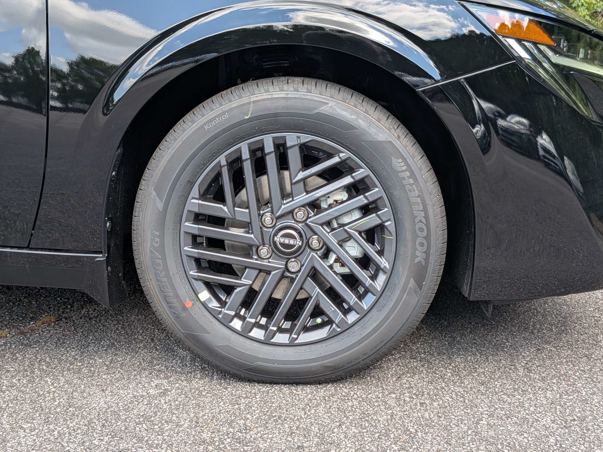 New 2027 Black Nissan SV image 9
