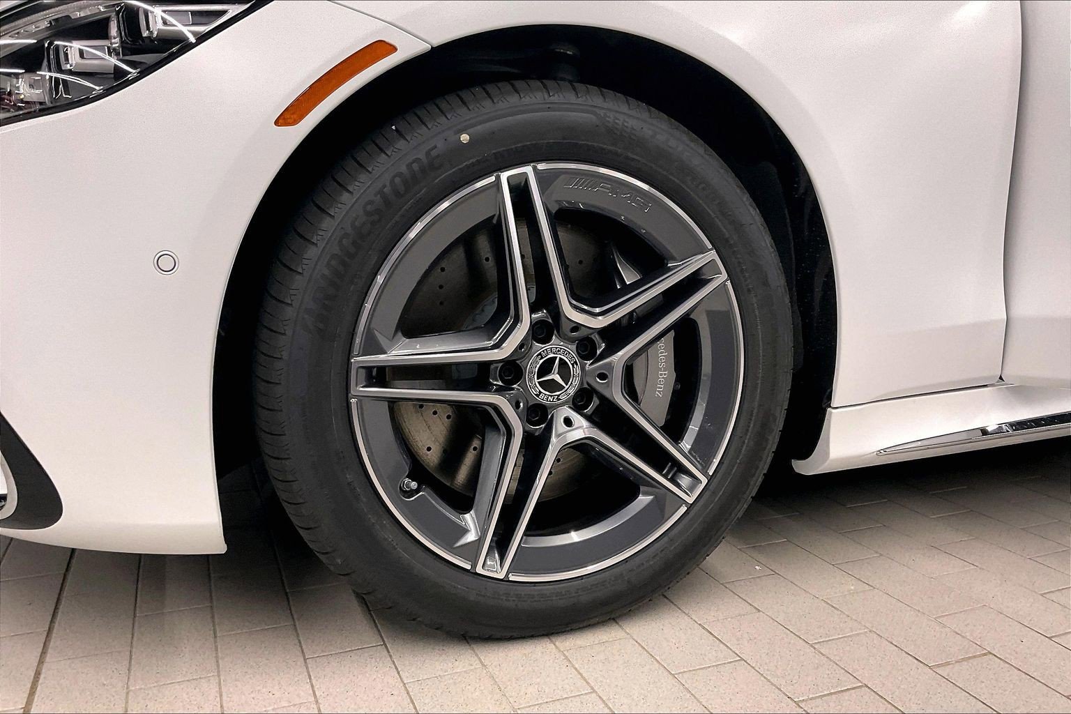 New 2026 MANUFAKTUR Moonlight White Magno Mercedes-Benz S 580 image 24