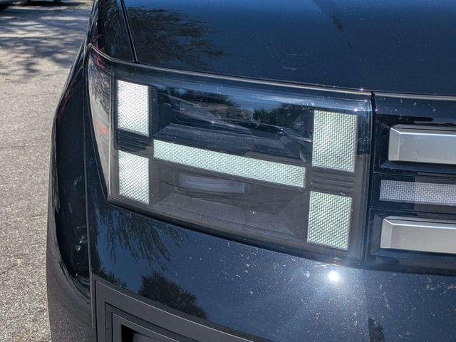 New 2027 Black Hyundai SEL FWD image 9