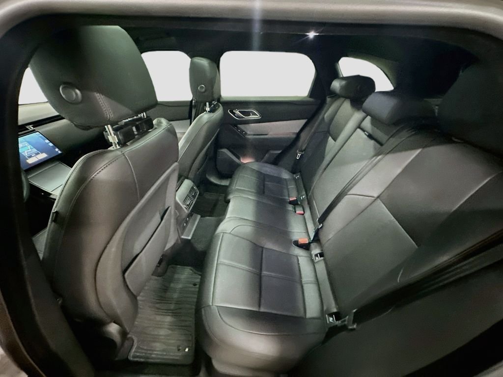 Used 2025  Land Rover S image 25