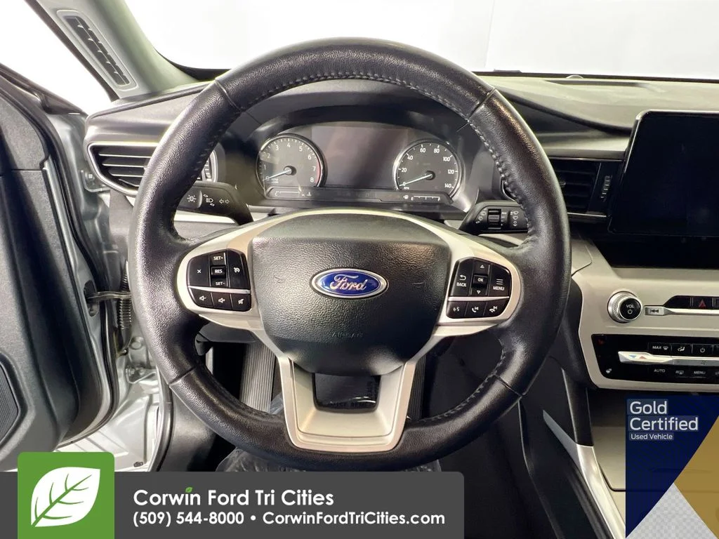 Used 2024 Iconic Silver Metallic Ford XLT image 8