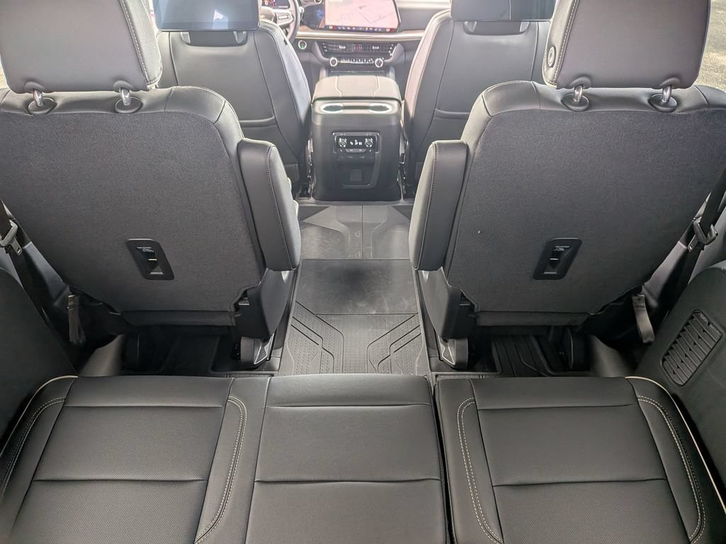 New 2026 Polar White Tricoat Chevrolet Premier image 30