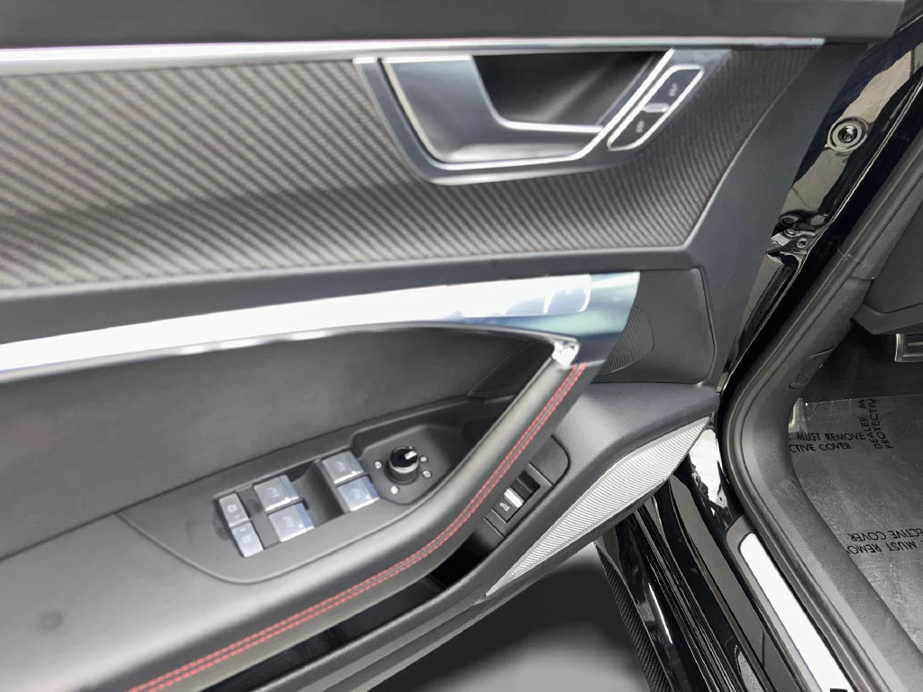 Used 2022  Audi 4.2 image 32