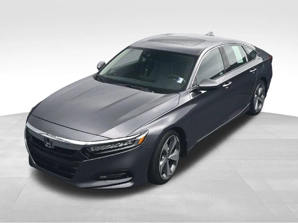 Used 2018 Modern Steel Metallic Honda Touring image 46