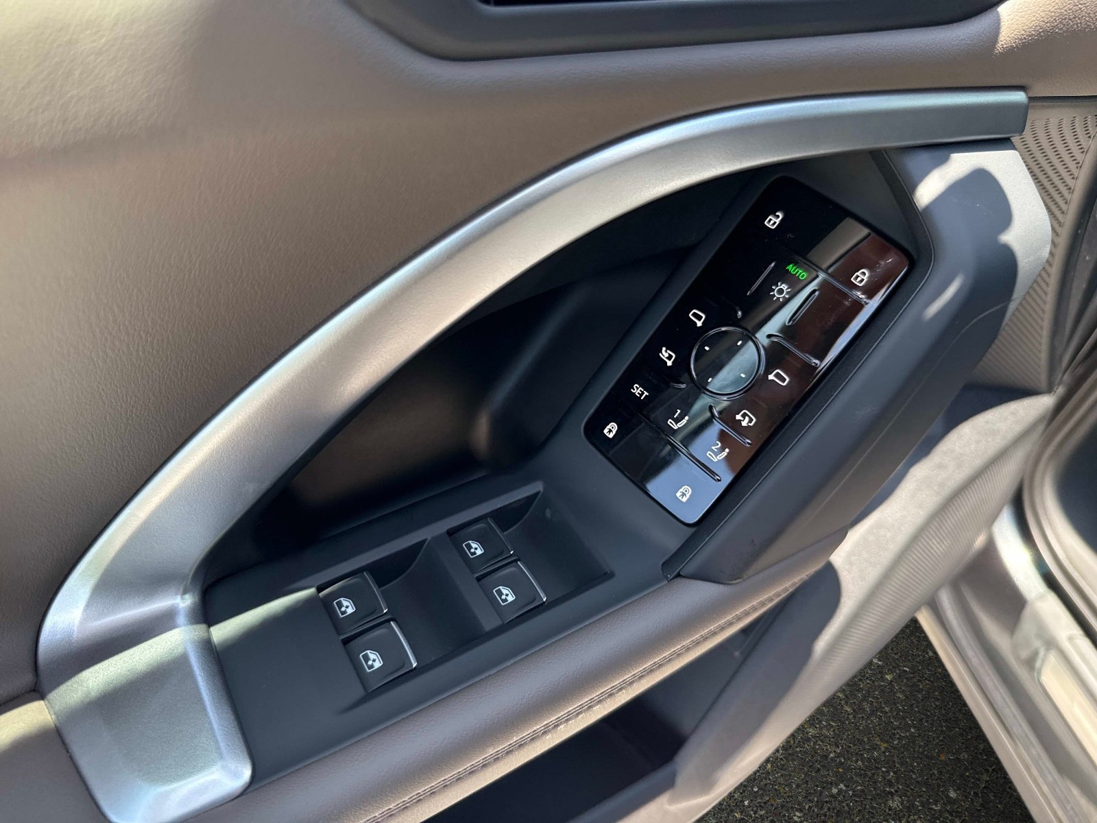 New 2026 Daytona Gray Pearl Effect Audi Premium image 18