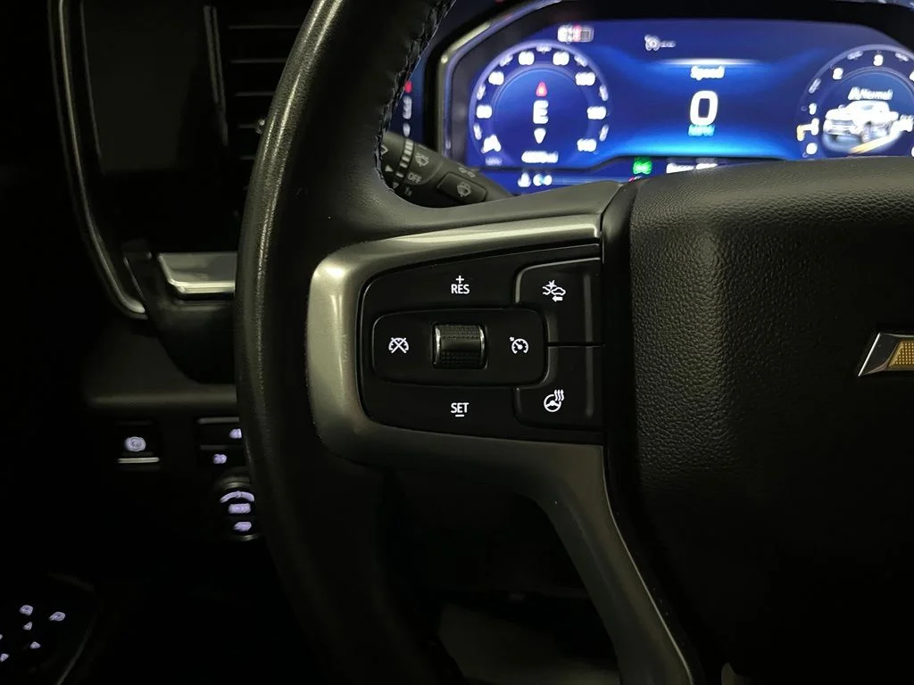 Used 2025 Gray Chevrolet LT image 29