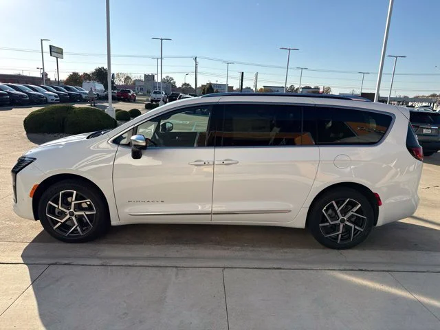 New 2027 White Chrysler Pinnacle image 8