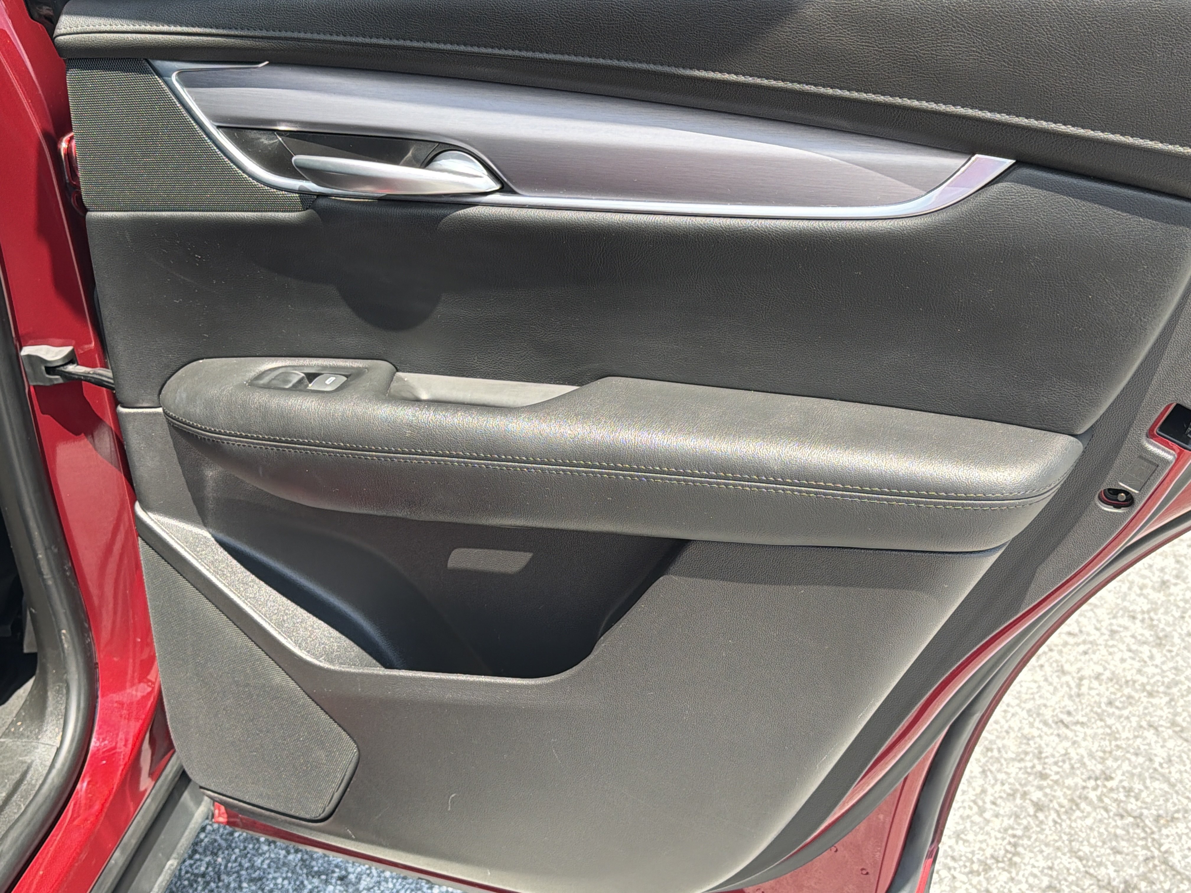 Used 2019 Red Horizon Tintcoat Cadillac Luxury FWD image 14