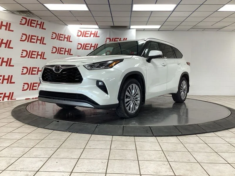 Used 2021 White Toyota Platinum image 3