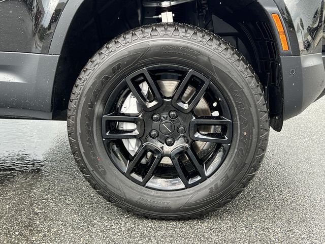 New 2026 Santorini Black Land Rover S image 13