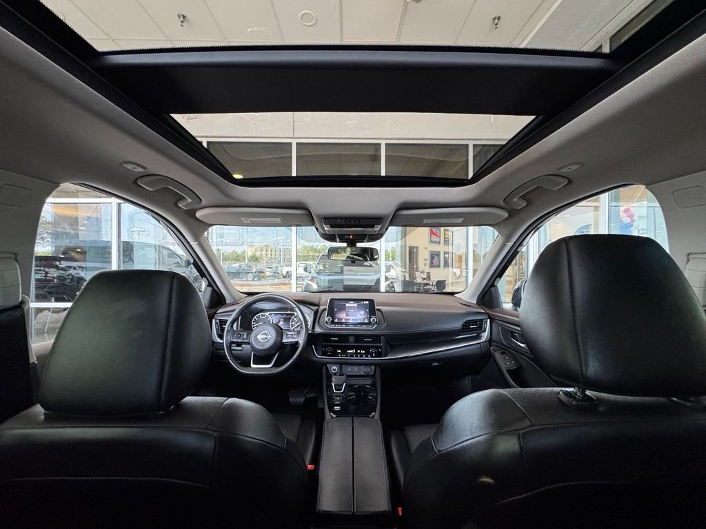 Used 2023 Black Nissan SV image 4