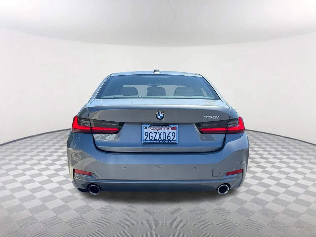 Used 2023 Gray BMW 330i image 5