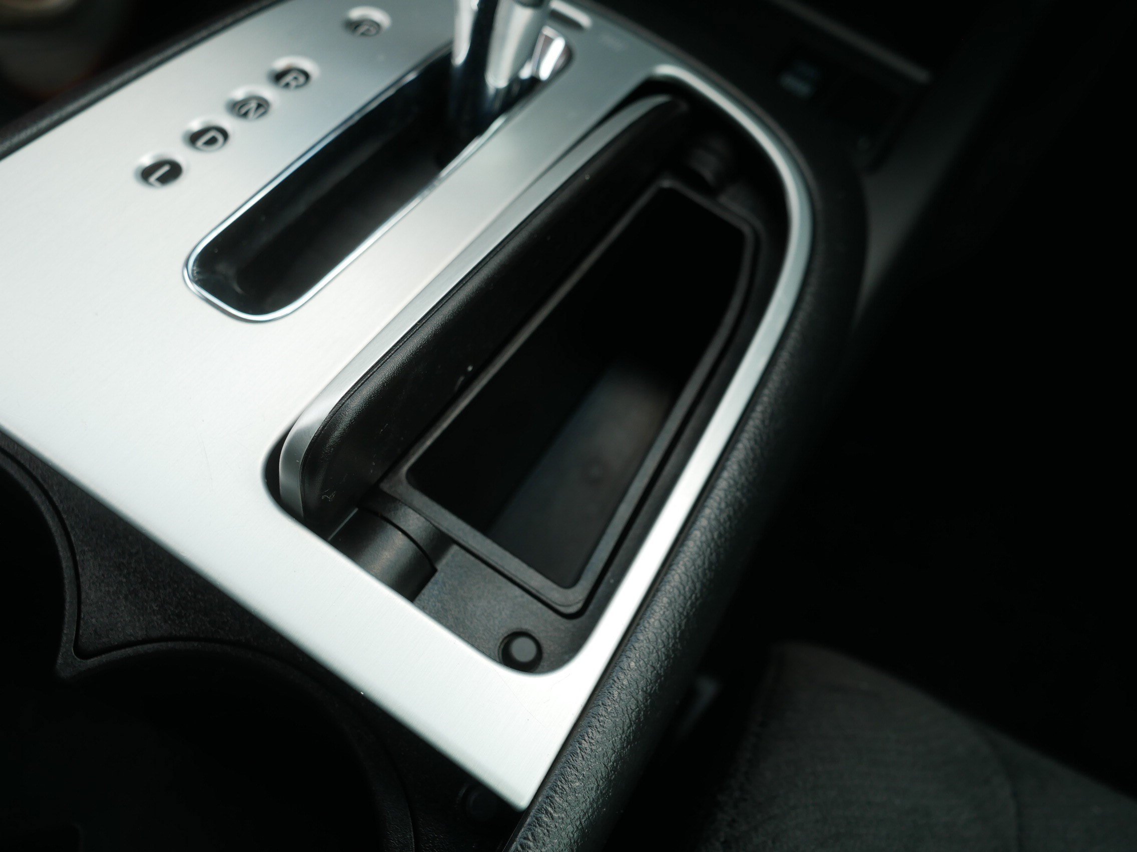 Used 2014 Super Black Nissan SV image 32