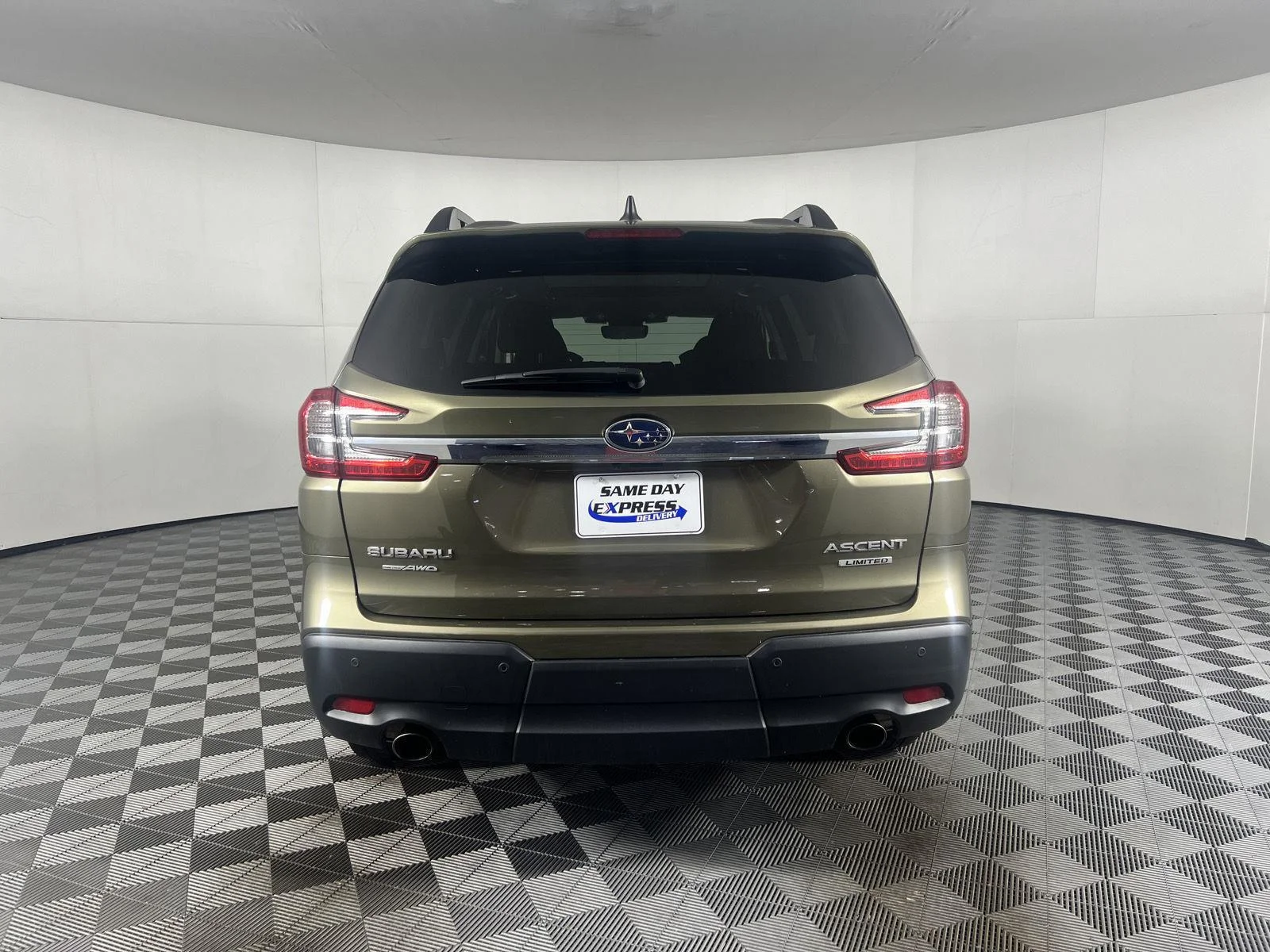 Used 2023 Autumn Green Metallic Subaru Limited image 39