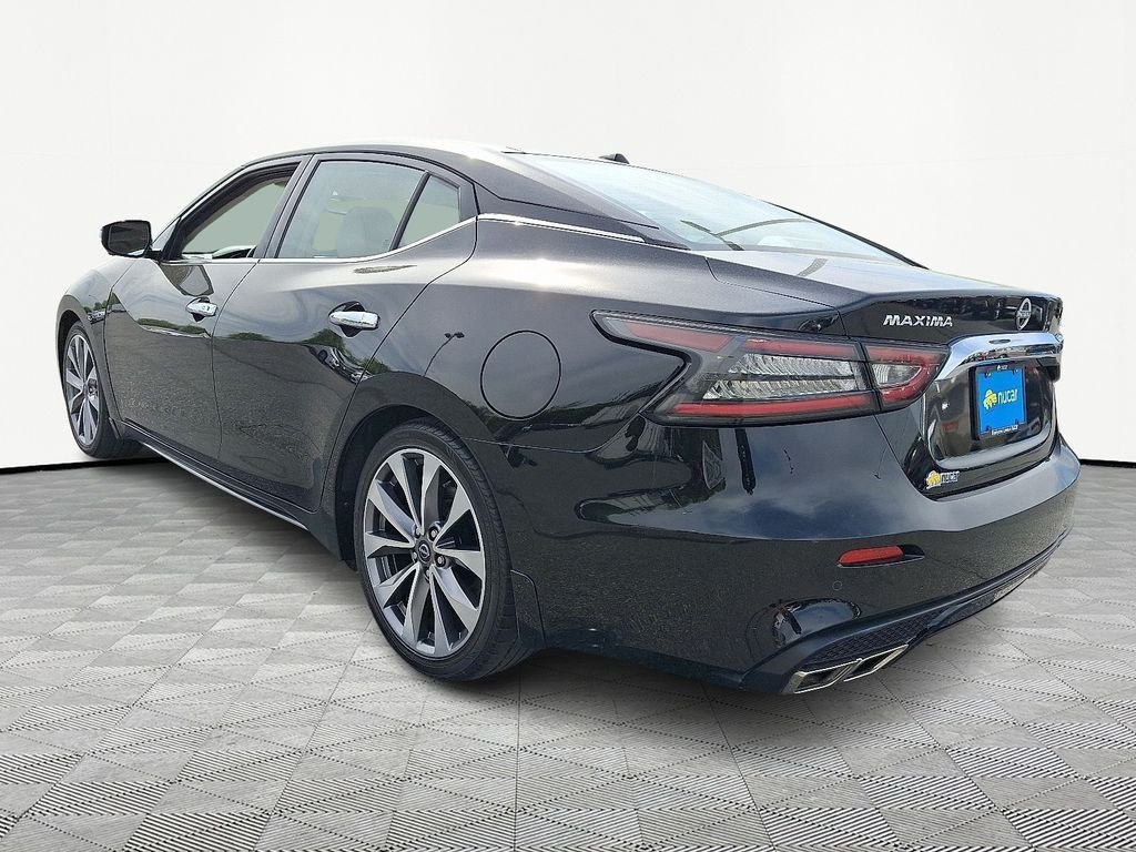 Used 2023 Black Nissan Platinum image 5
