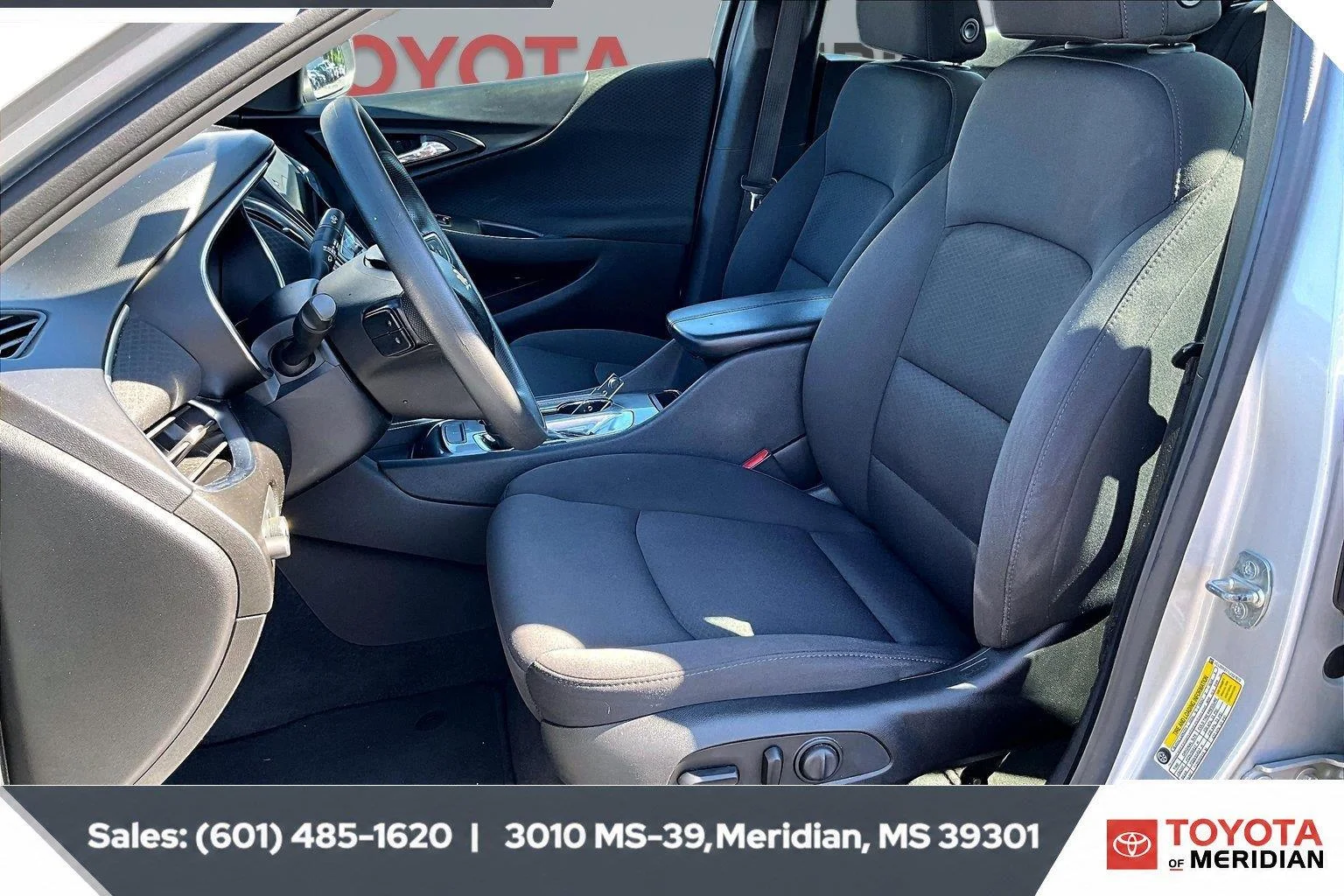 Used 2020 Silver Ice Metallic Chevrolet LT image 18