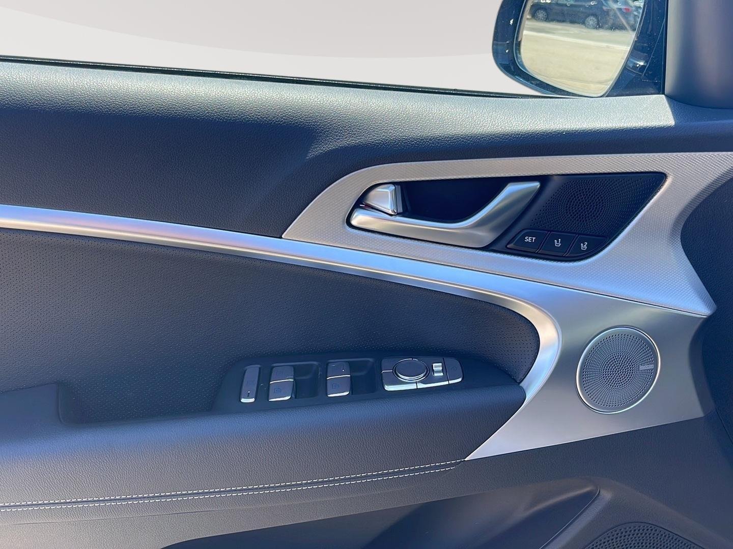 New 2026 Capri Blue Genesis 2.5T Prestige image 17