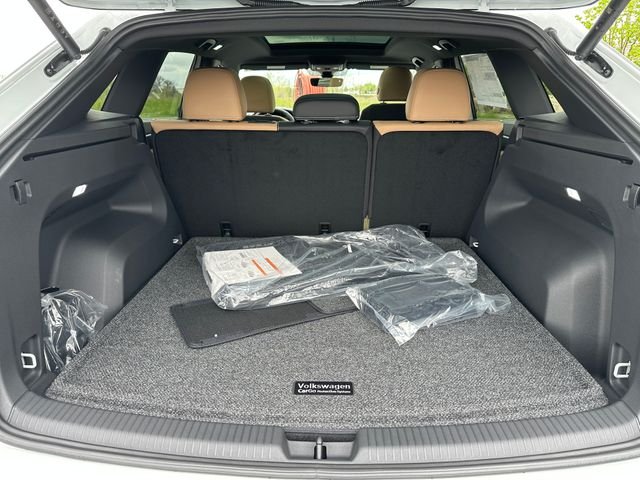 New 2026 Opal White Pearl Volkswagen 2.0T SEL R-Line Black image 13