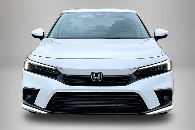 Certified Used 2024 Platinum White Pearl Honda Touring image 3