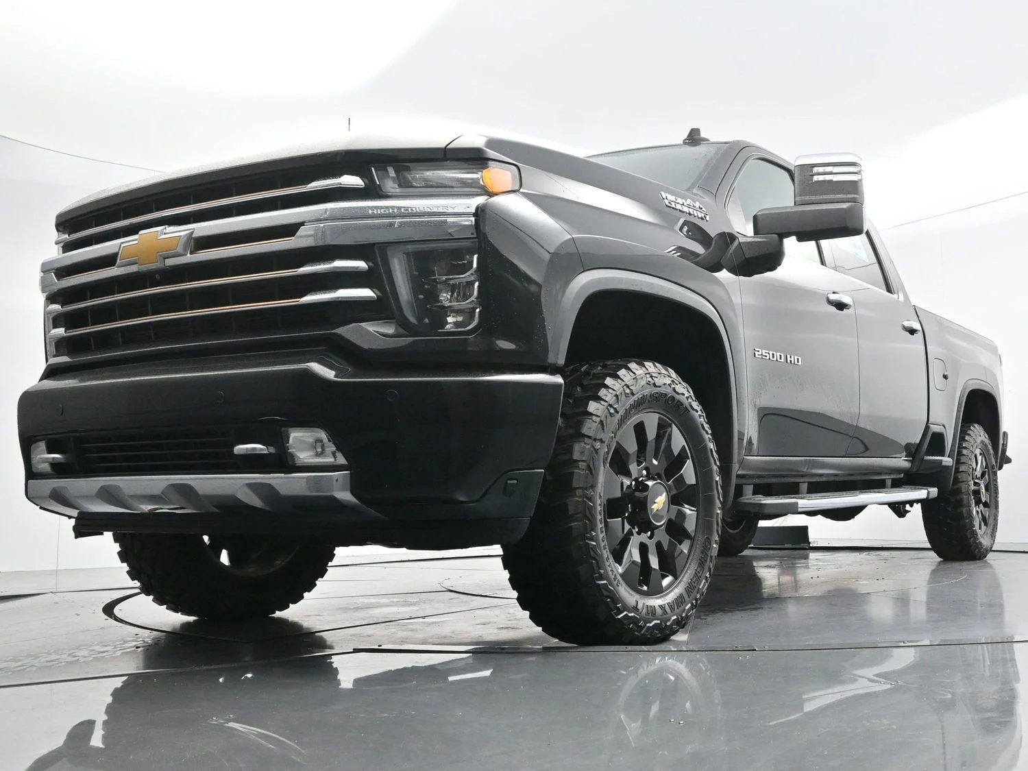 Used 2021 Black Chevrolet High Country image 44