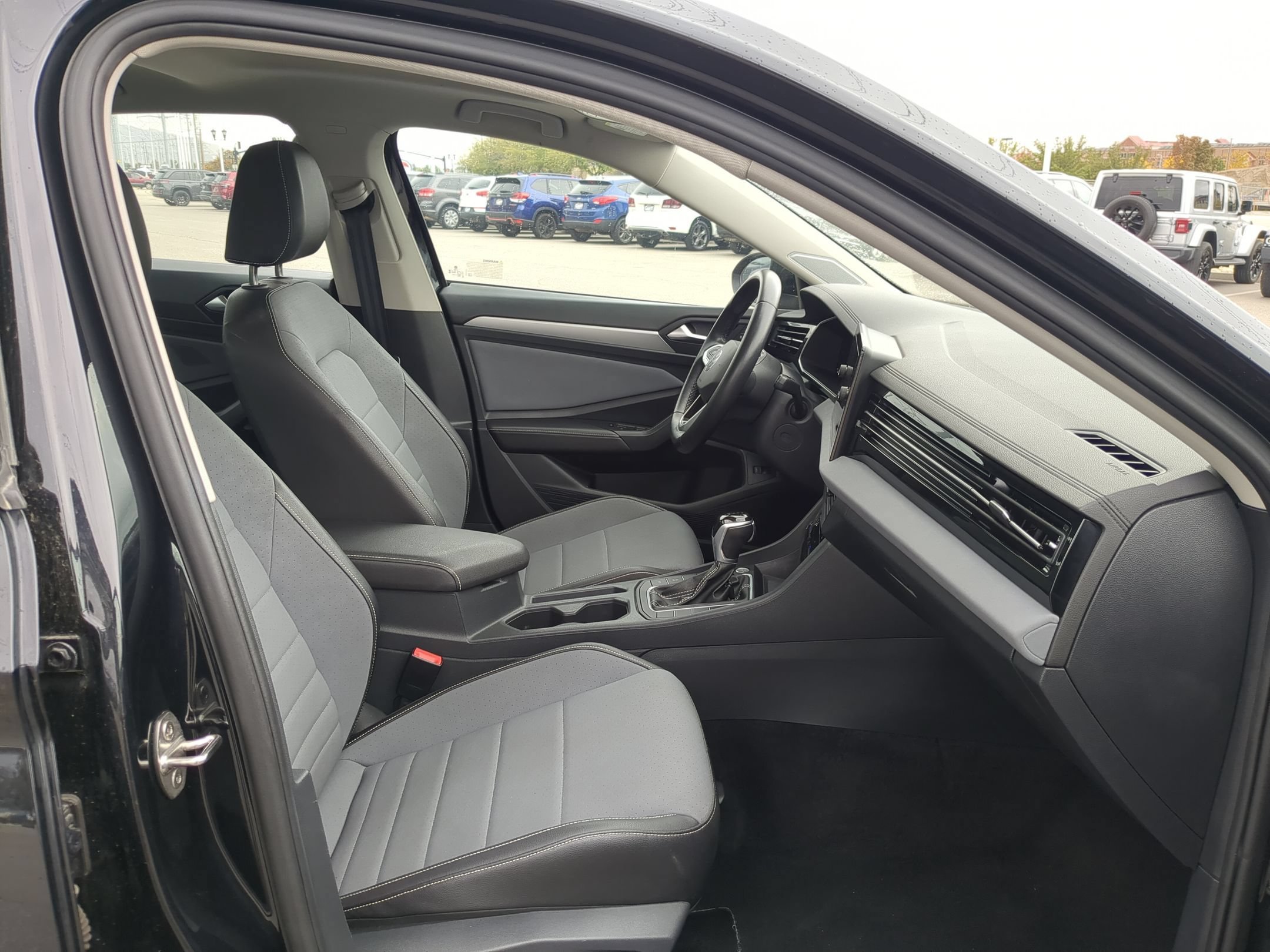 Used 2025 Gray Volkswagen SE image 30