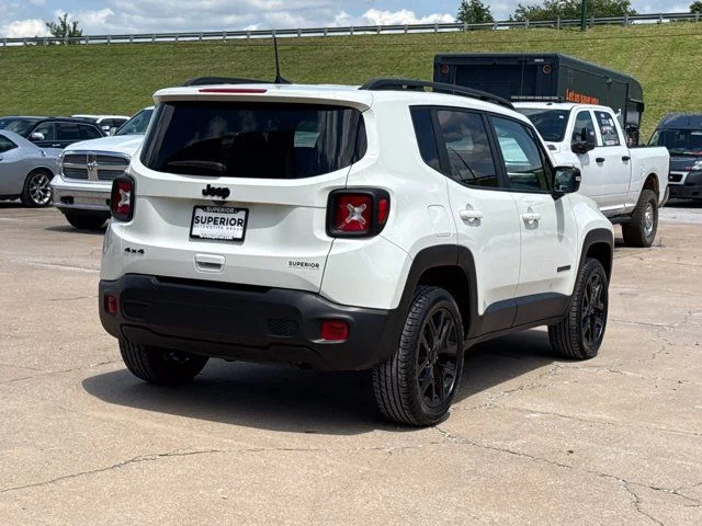 Used 2023 White Jeep Altitude image 3