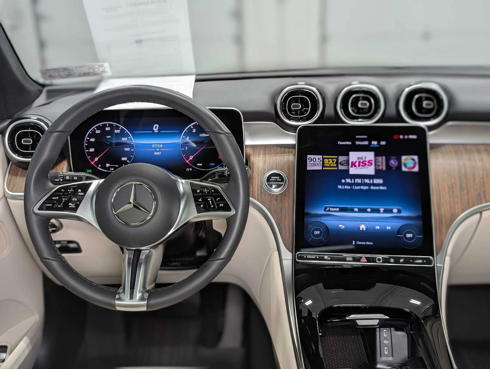 Used 2026  Mercedes-Benz GLC 300 image 5