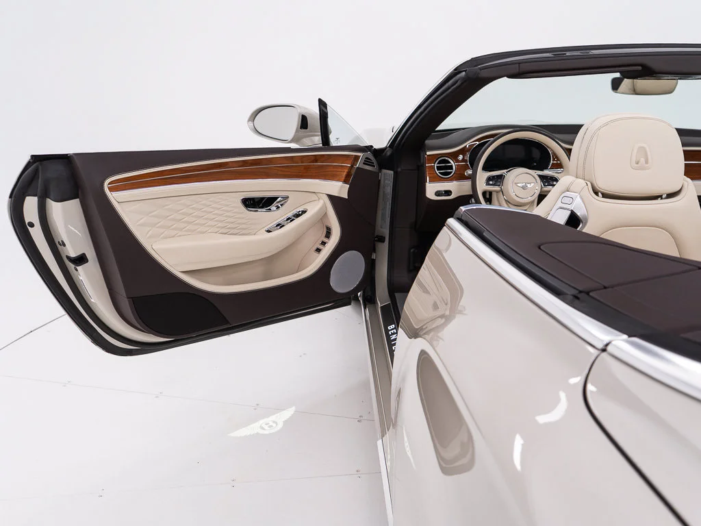 Certified Used 2026 White Sand - by Mulliner Bentley Azure image 18