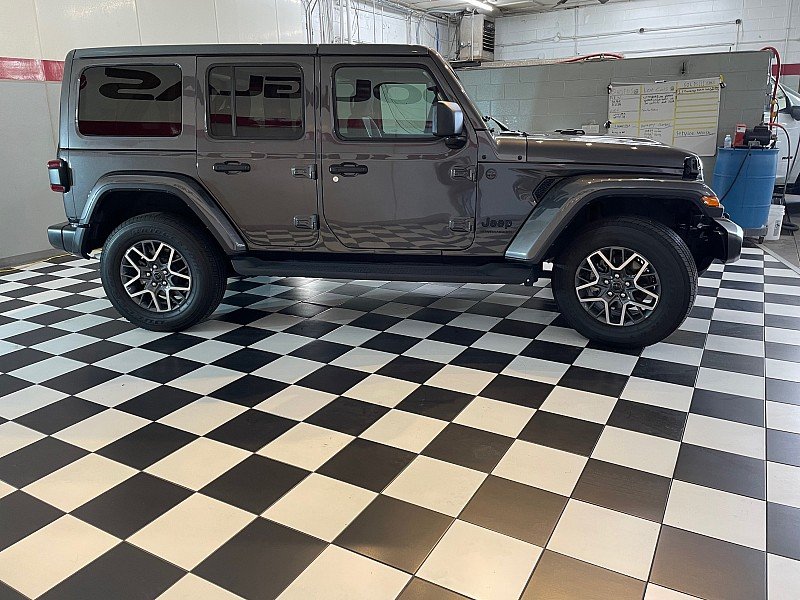 Used 2025 GRAY Jeep Sahara 4 Door 4x4 image 4