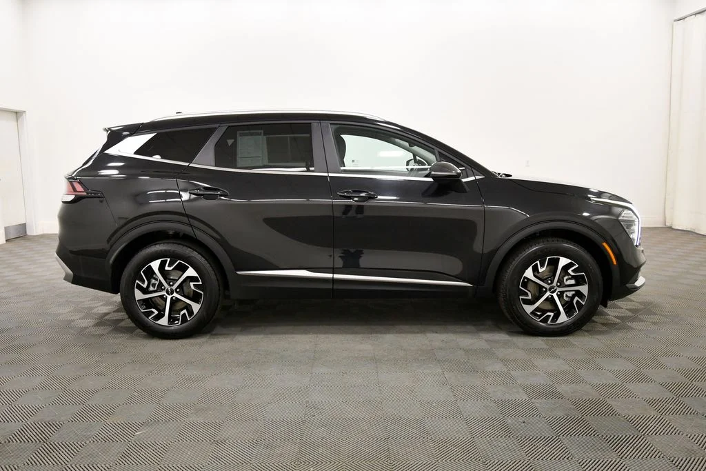 Certified Used 2024  Kia EX image 9