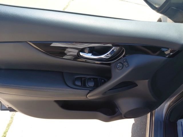 Used 2021 Gun Metallic Nissan SV image 26