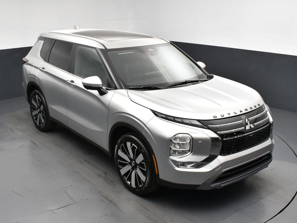 New 2026 Silver Mitsubishi SE image 17