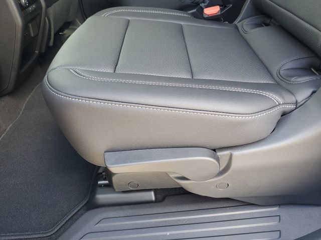 2025 Chevrolet Traverse LT - Photo 12