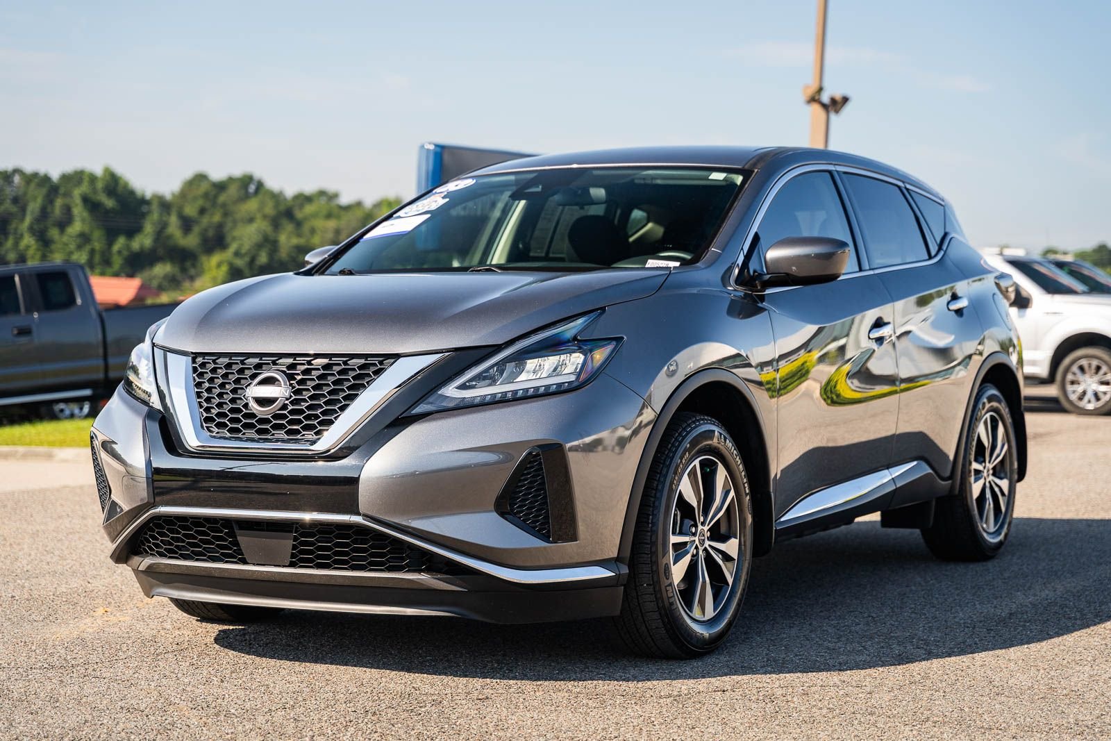 Certified Used 2023 Gun Metallic Nissan S image 3
