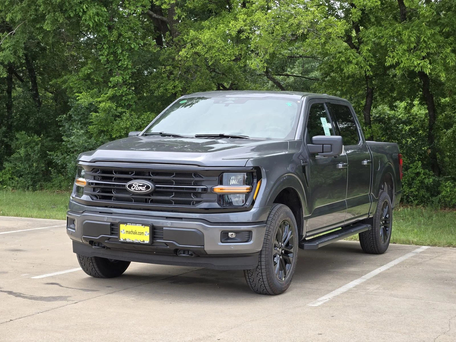 New 2026 Carbonized Gray Metallic Ford XLT image 2