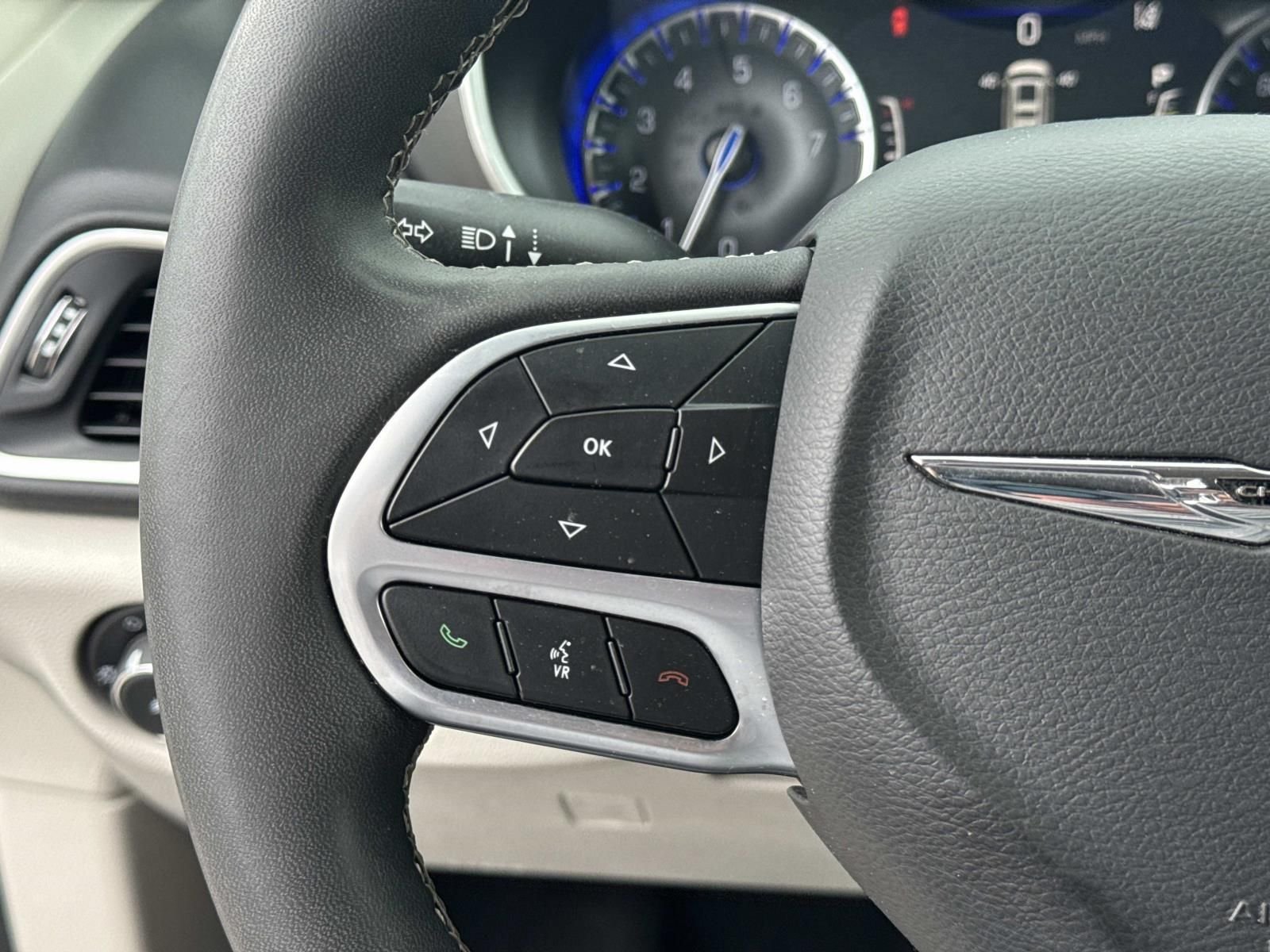 Used 2024 Silver Chrysler Touring L image 24