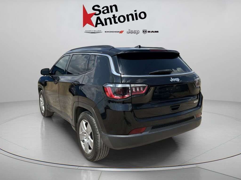 Used 2022 Black Jeep Latitude image 11