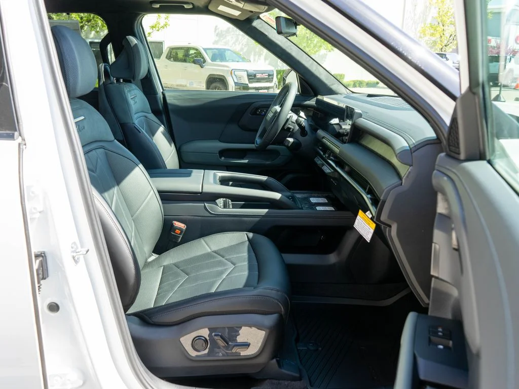 New 2027 Glacial White Pearl Kia X-Pro SX Prestige image 10