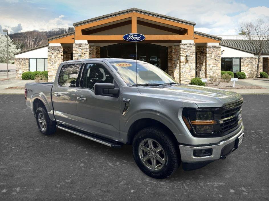 Used 2025 Iconic Silver Metallic Ford XLT image 3