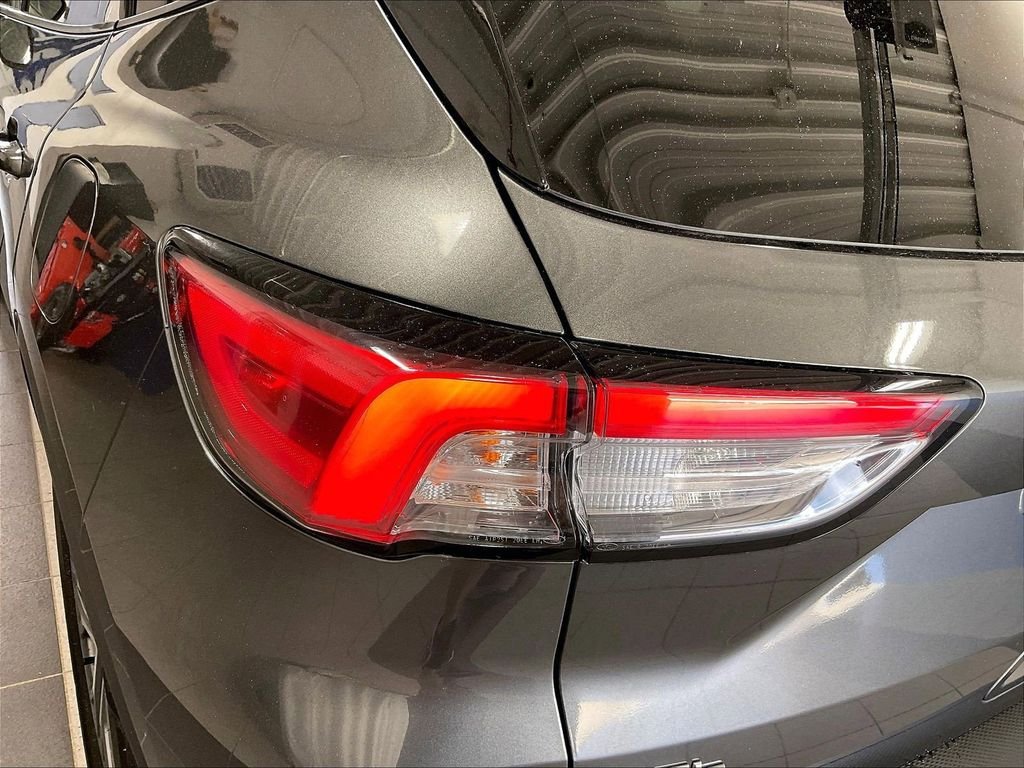 Used 2020 Gray Ford SEL image 33