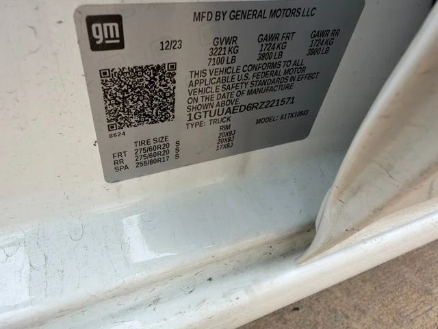 Used 2024 White GMC Pro image 20