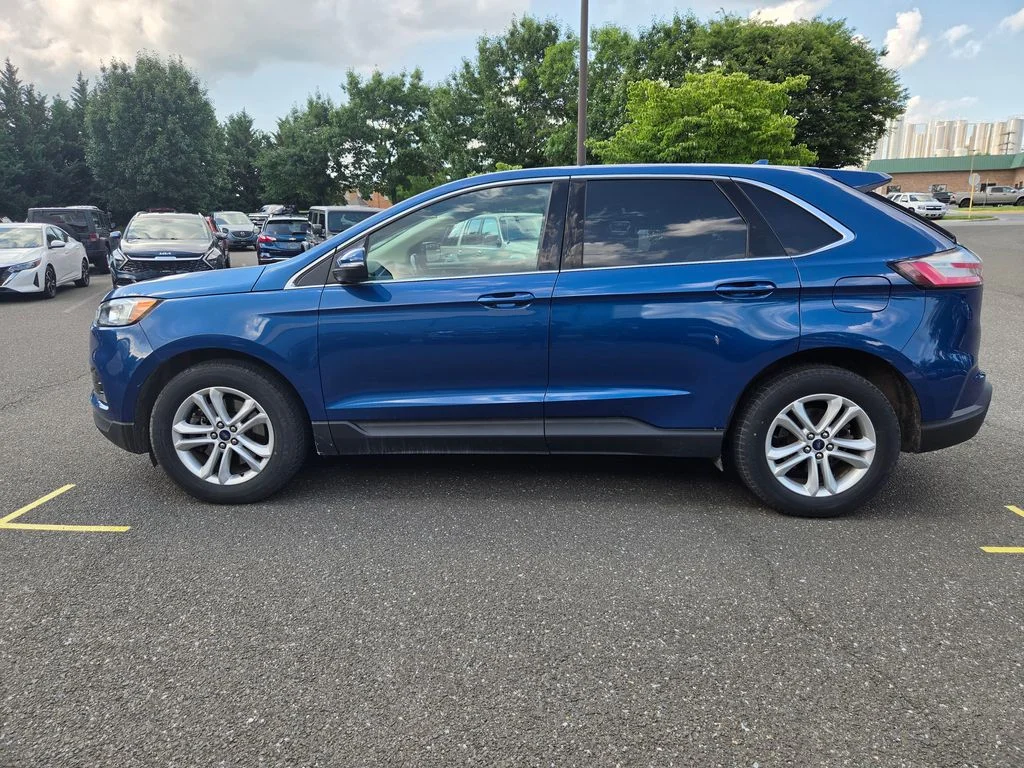 Used 2020 Blue Ford SEL image 4