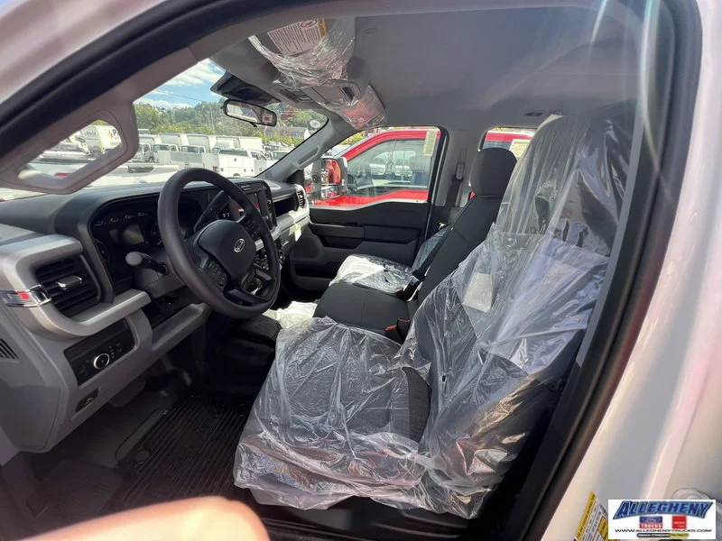 New 2026 Oxford White Ford XL image 9