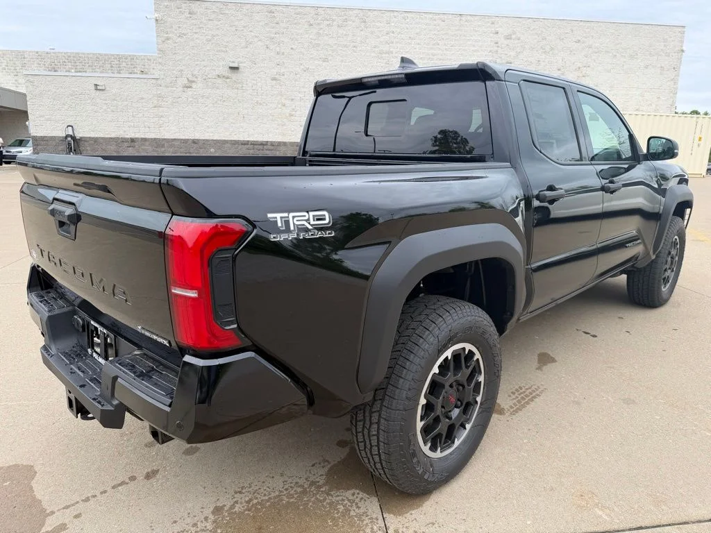 2026 Toyota Tacoma TRD Off Road - Photo 5