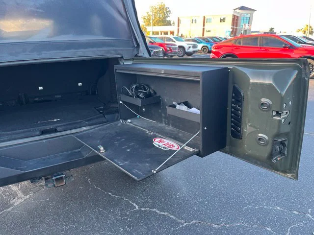 Used 2016  Jeep Unlimited Sport image 32