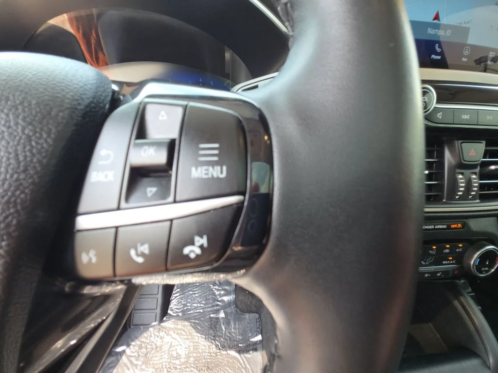 Used 2022 Blue Ford SEL image 19