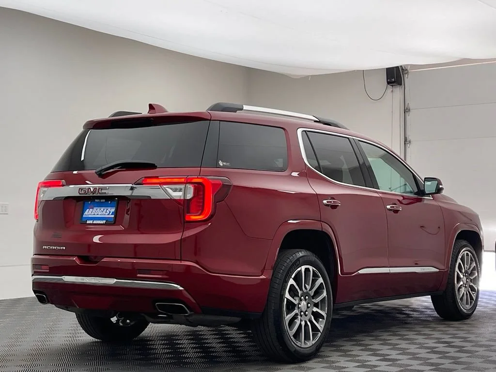 Used 2021 CAYENNE RED TINTCOAT GMC Denali image 10