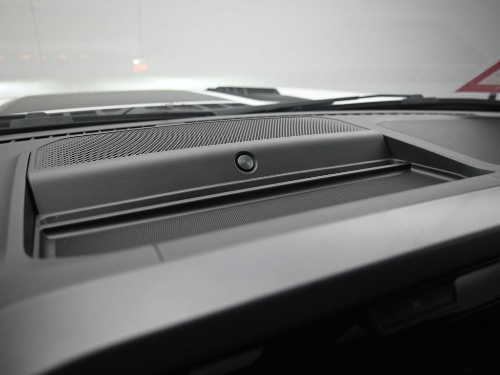 New 2025 Oxford White Ford XLT image 20